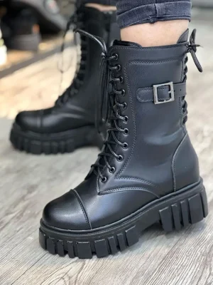 بوت زنانه مدل ولنتینو